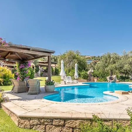 Cala Di Volpe 5br