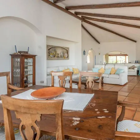 Cala Di Volpe 5br فيلة Abbiadori