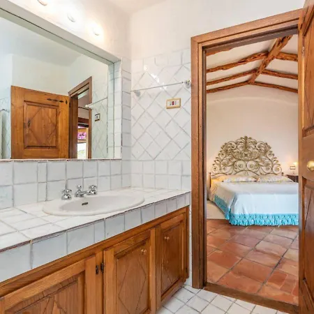 Cala Di Volpe 5br فيلة *